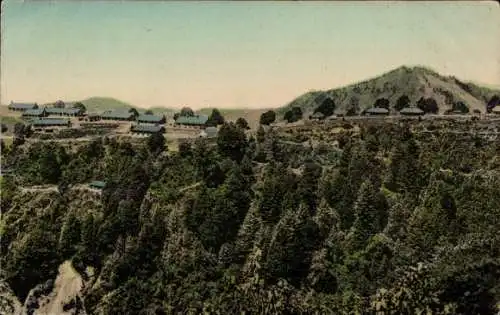 Ak Indien?, Gesamtansicht eines Ortes, Wald, Hügel, Häuser