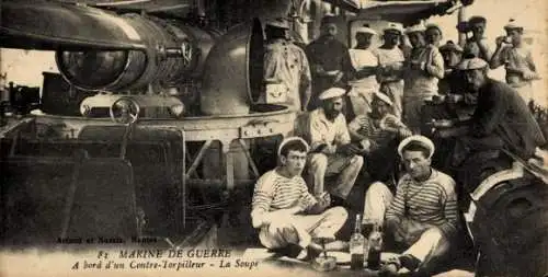 Ak-Militärmarine, an Bord eines Gegentorpedoboots, Suppe