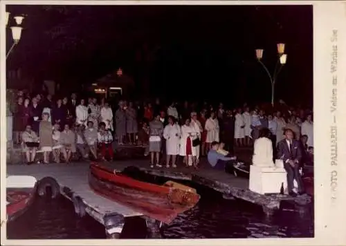 Ak Velden am Wörthersee in Kärnten, Zuschauer am Wörthersee, Steg