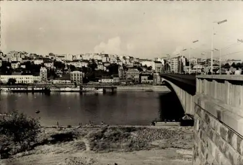 Ak Beograd Belgrad Serbien, Stadt von der Brücke aus gesehen
