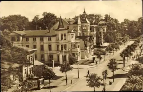 Ak Zinnowitz Mecklenburg Usedom, Straße zum Strand, Ferienheim