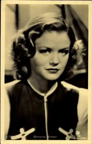 Ak Schauspielerin Simone Simon, Portrait