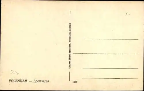 Ak Volendam Nordholland Niederlande, Spelevaren, Junge in Tracht, Modellschiff