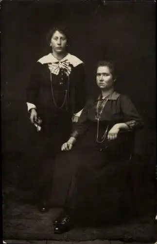 Foto Ak Zwei Frauen, Portrait