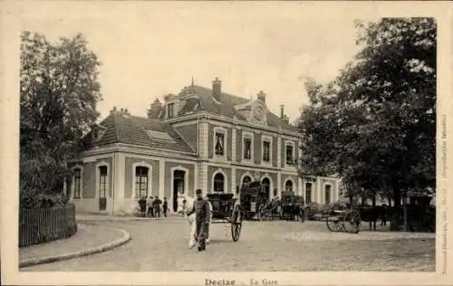 Ak Decize Nièvre, Bahnhof, Mann mit Kutsche