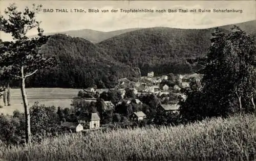 Ak Bad Thal Ruhla in Thüringen, Ort mit Ruine Scharfenburg von der Tropfsteinhöhle gesehen