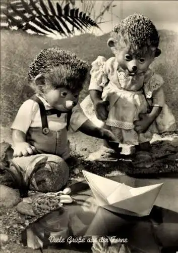 Ak Mecki der Igel, Viele Grüße aus der Ferne, Igelkinder, Papierboot
