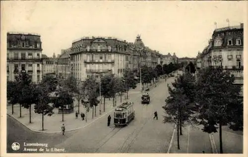 Ak Luxemburg, Avenue de la Liberte, Blick auf eine Straßenbahn
