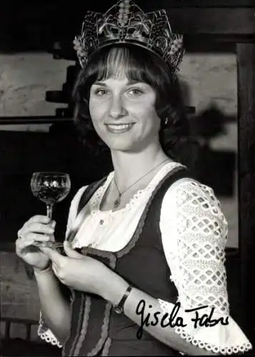 Ak Schauspielerin Gisela Faber, Portrait, Autogramm, Badische Weinkönigin, Krone, Weinglas