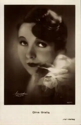 Ak Schauspielerin Dina Gralla, Portrait
