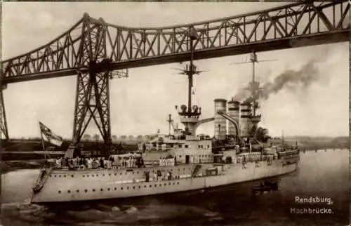 Ak Deutsches Kriegsschiff, SMS Hessen, Linienschiff, Hochbrücke bei Rendsburg