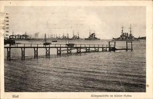 Ak Kiel, Hafen, Kriegsschiffe