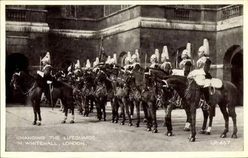 Ak City of Westminster London England, Whitehall, Wechsel der Rettungsschwimmer