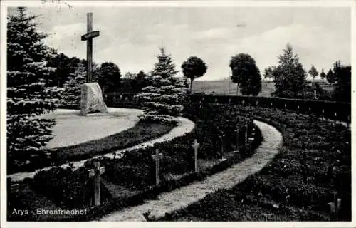 Ak Arys Ostpreußen, Blick auf den Ehrenfriedhof, Kreuze