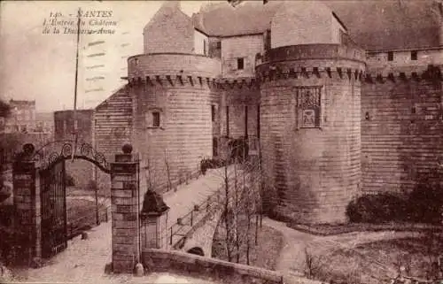 Ak Nantes Loire Atlantique, L'Entree du Chateau de la Duchesse Anne
