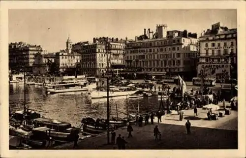 Ak Marseille Bouches du Rhône, un coin du Vieux-Port