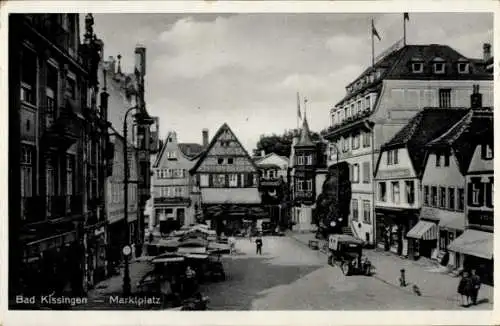 Ak Bad Kissingen Unterfranken Bayern, Partie am Marktplatz mit Marktständen