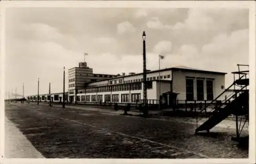 Ak Bremerhaven, Norddeutscher Lloyd Bremen, Neue Lloydhalle, Außenansicht