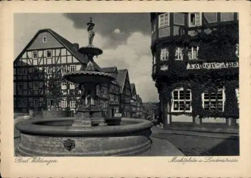 Ak Bad Wildungen in Hessen, Marktplatz, Lindenstraße, Brunnen, Fachwerkhaus, Löwen-Apotheke