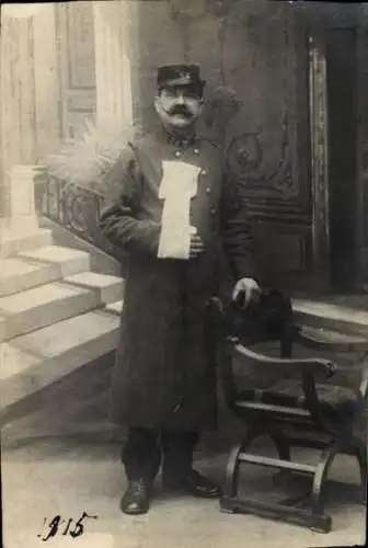 Foto Ak Verwundeter französischer Soldat in Unniform, Portrait 1915