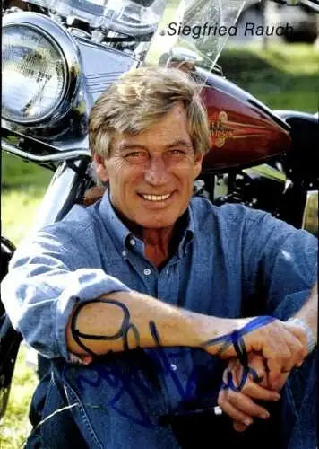 Ak Schauspieler und Sänger Siegfried Rauch, Motorrad, Portrait, Autogramm