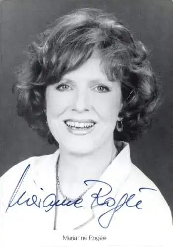 Ak Schauspielerin Marianne Rogee, Portrait, Autogramm, Rolle Isolde Pavarotti, Lindenstraße