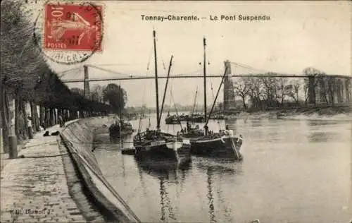 Ak Tonnay Charente en Charente Maritime, Pont suspendu, Schiffe