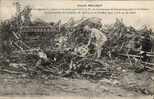 Ak Saint Clement Meurthe et Moselle, Abgestürztes Zeppelin