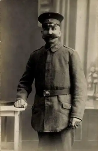 Foto Ak Sosnowice Brzeźnica Sosnowicze Polen, Deutscher Soldat in Uniform, Landsturm 72/VII