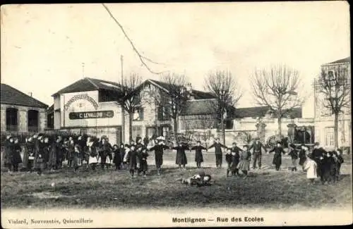 Ak Montlignon Val d’Oise, Rue des Écoles