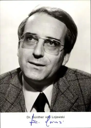 Ak Schauspieler Dr. Günther von Lojewski, Autogramm, Portrait, Serie Report