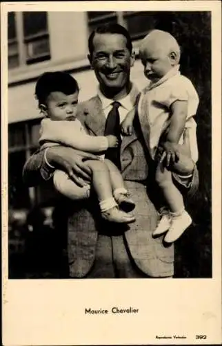 Ak Schauspieler Maurice Chevalier, Portrait, Kinder