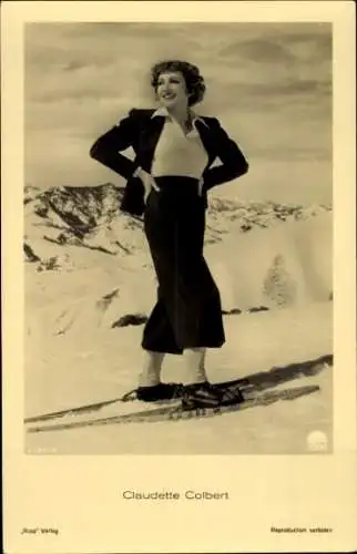 Ak Schauspielerin Claudette Colbert, Portrait, Schnee