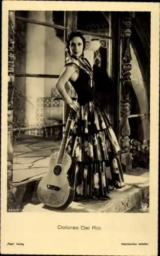 Ak Schauspielerin Dolores Del Rio, Portrait, Gitarre