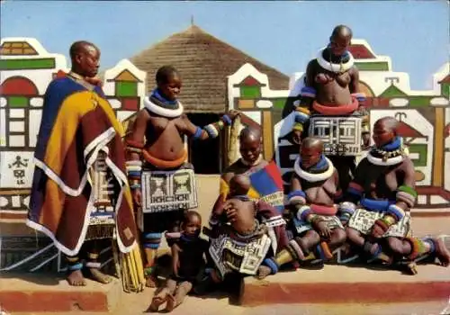 Ak Ndebele Südafrika, Mapoch Dorf, Afrikaner in traditioneller Tracht