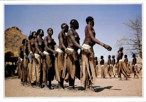 Ak Tschad, Danseurs, Afrikanische Tänzerinnen, barbusig