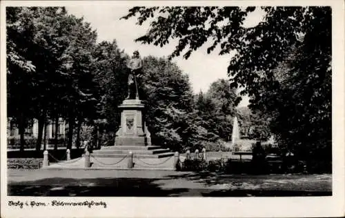 Ak Słupsk Stolp Pommern, Bismarckplatz mit Denkmal