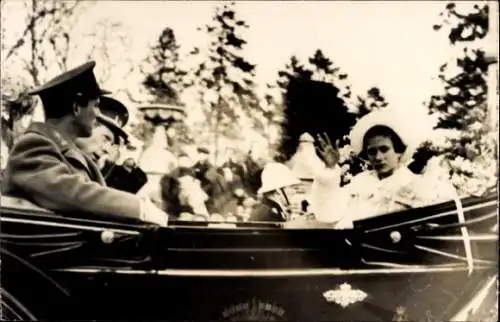 Foto Ak Prinzessin Joséphine Charlotte von Belgien, König Leopold III., Kutsche