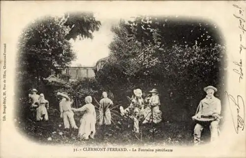 Ak Clermont Ferrand Puy de Dôme, La Fontaine petrifiante