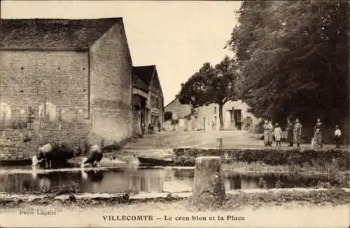 Ak Villecomte Côte-d’Or, Le creu bleu et la Place