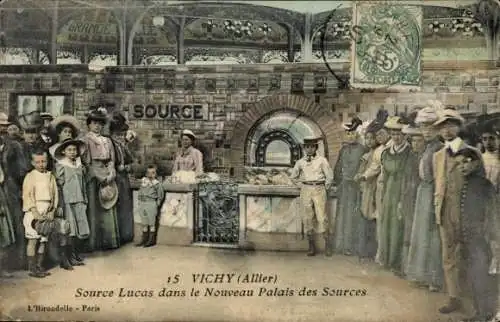 Ak Vichy Allier, Source Lucas dans le Nouveau Palais des Sources, Kurgäste