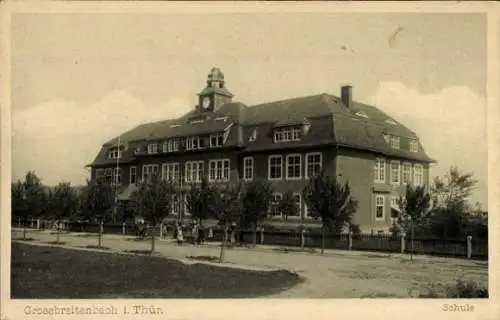 Ak Großbreitenbach in Thüringen, Schule, Straßenansicht