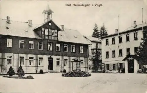 Ak Bad Reiboldsgrün Auerbach im Vogtland, Gebäude mit Vorplatz