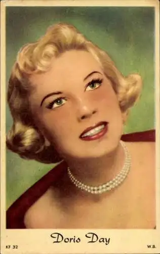 Ak Schauspielerin Doris Day, Portrait, Perlenkette