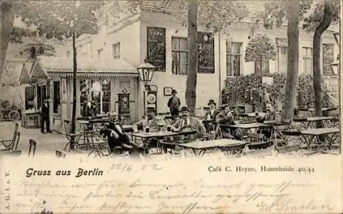 Ak Berlin Kreuzberg, Cafe C. Heyne, Hasenheide 40-44, Gäste im Garten