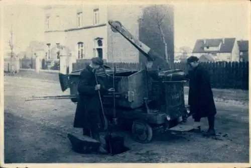 Ak Magdeburg an der Elbe, AEG Fabrik, Straßenreinigung