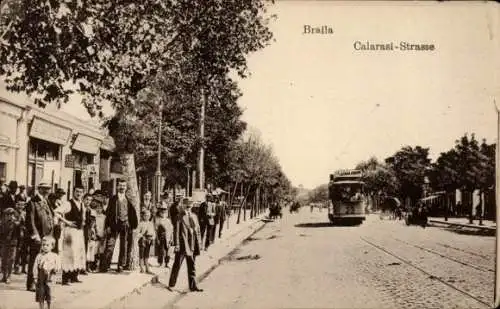 Ak Brăila Rumänien, Calarasi Straße, Straßenbahn, Geschäfte, Anwohner