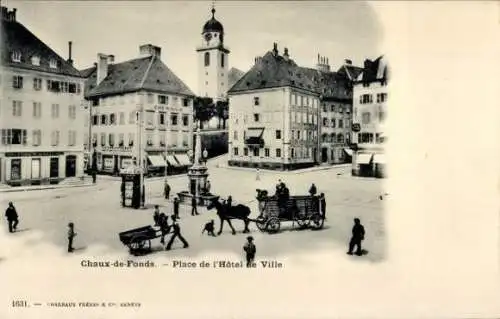 Ak La Chaux de Fonds Kt. Neuenburg Schweiz, Place de l'Hôtel de Ville, Rathausplatz