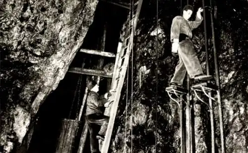 Ak St. Andreasberg Braunlage im Harz, Silbererzbergwerk, Grube Samson, Schacht mit Fahrkunst