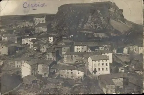 Foto Ak Cereix Saint-Jean-de-Nay Haute Loire, Teilansicht, Bergmassiv